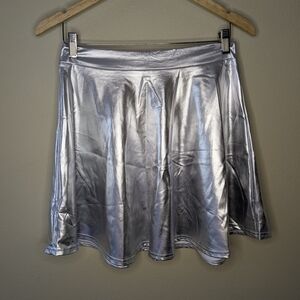 NWT Glamorous Silver Mini Skirt Size Large